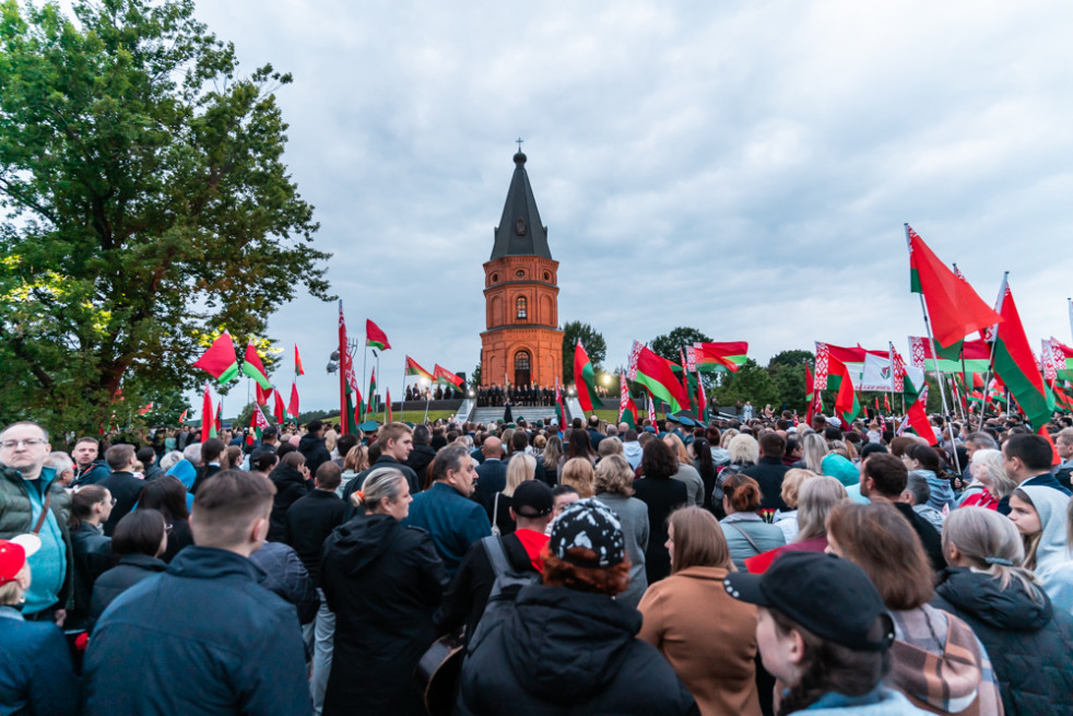Более 7 тыс. человек приняли участие в патриотической акции «Звон скорби» на Буйничском поле