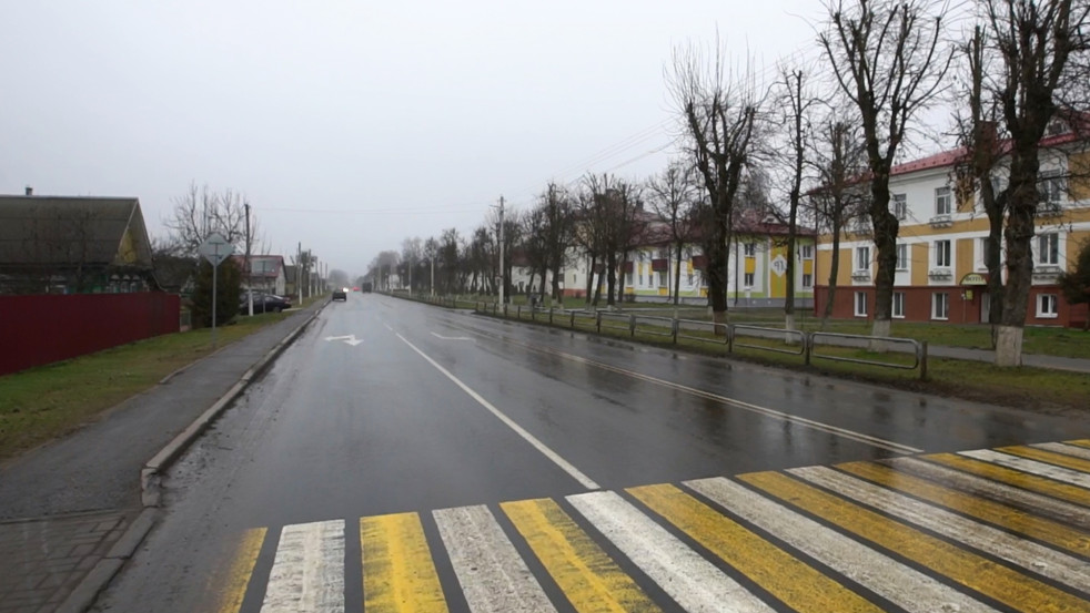 Шклов ремонтирует дороги: в 2025 году обновлено 40 тысяч «квадратов» покрытия, в 2026 планируют удвоить объёмы.