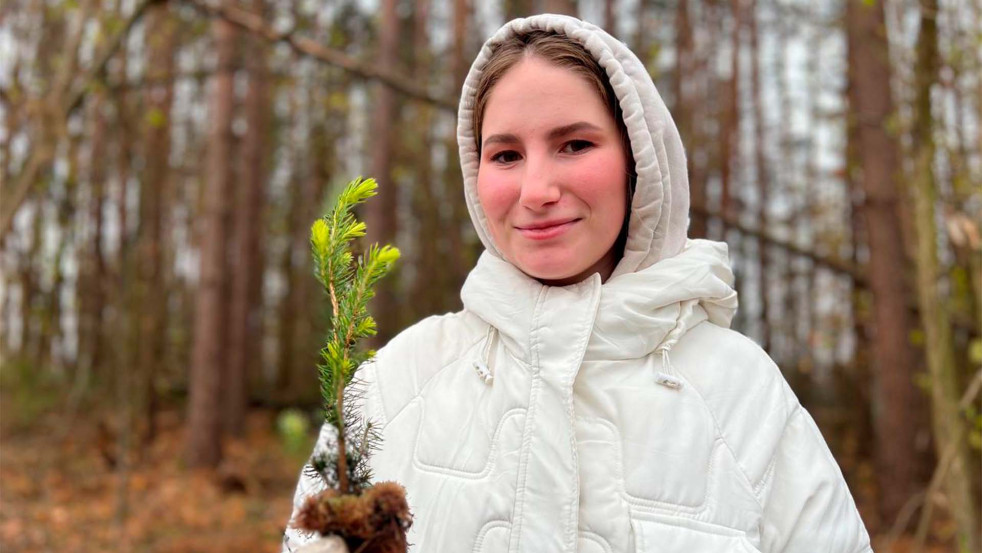 «Дай лесу новае жыццё»: 40 активистов БРСМ Могилёвщины высадили новый лес в Шкловском районе