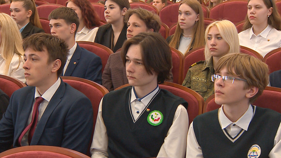 Тезисы, прозвучавшие на Всебелорусском народном собрании, обсуждает молодежь Могилева