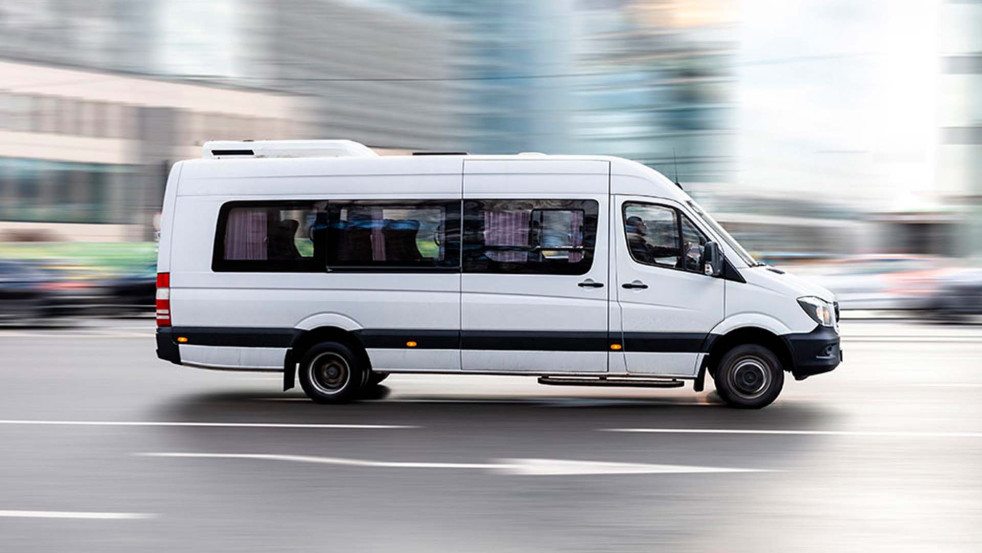 С 1 ноября — новые правила! Маршрутки обязаны принимать оплату картой — что изменится для пассажиров?