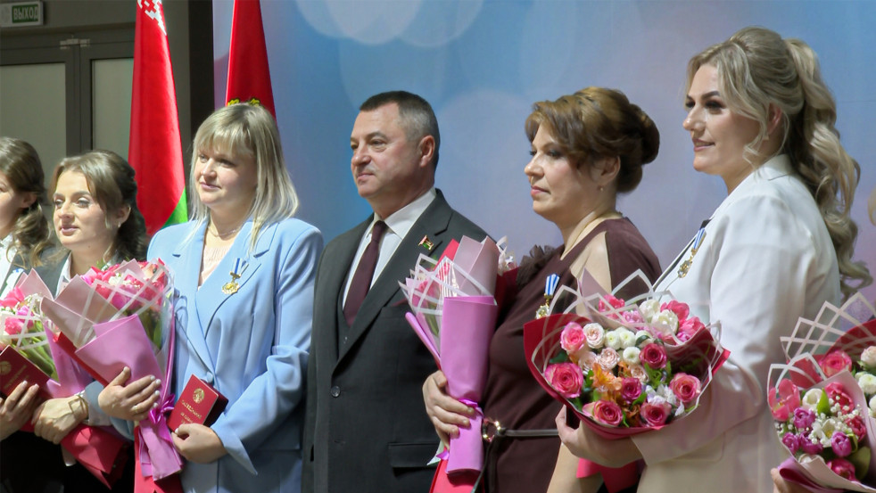 Тёплые поздравления с 8 Марта: в Могилёве чествовали ярких женщин региона