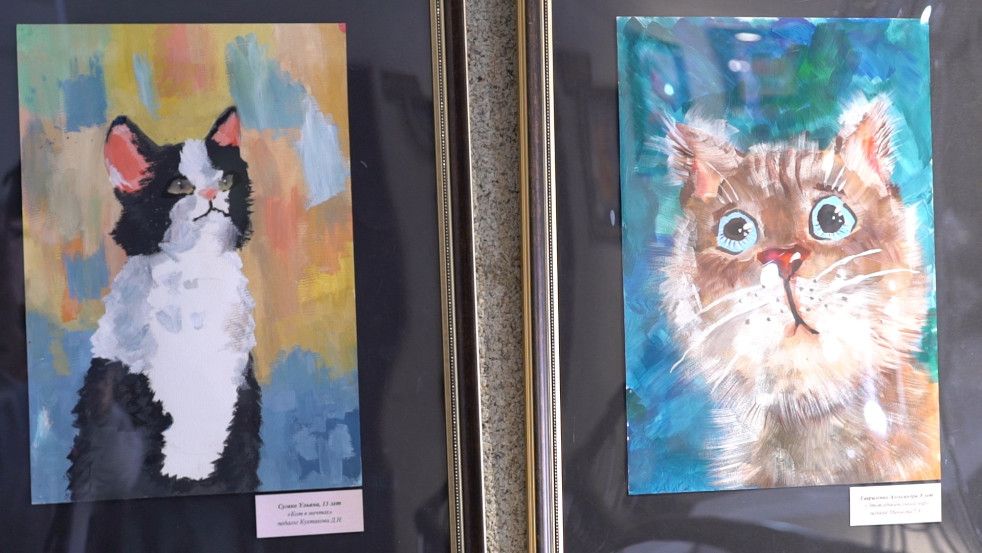 Что объединяет маленьких могилевчан и Сальвадора Дали? / Выставка, посвящённая котам в Могилёве