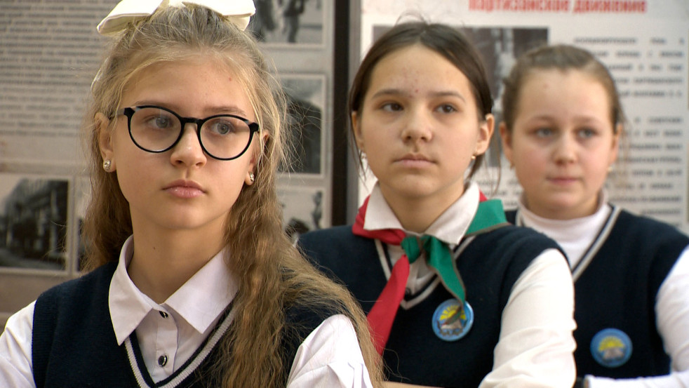 В школах прошел единый урок «Ола-сестра Хатыни»