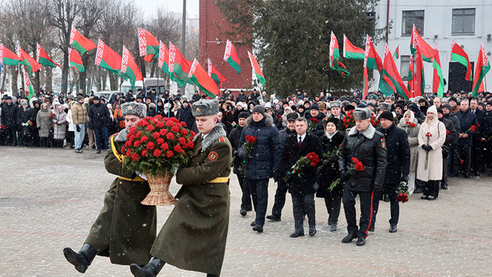 Митинг у памятника воинам-интернационалистам прошёл в Могилёве