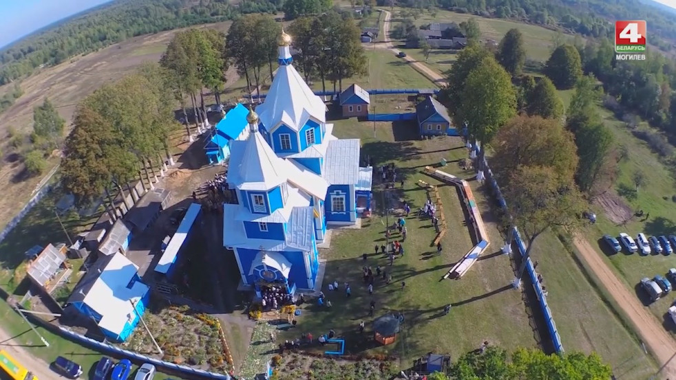 Памятнику архитектуры деревянного зодчества — церкви в Выдренке — 120 лет