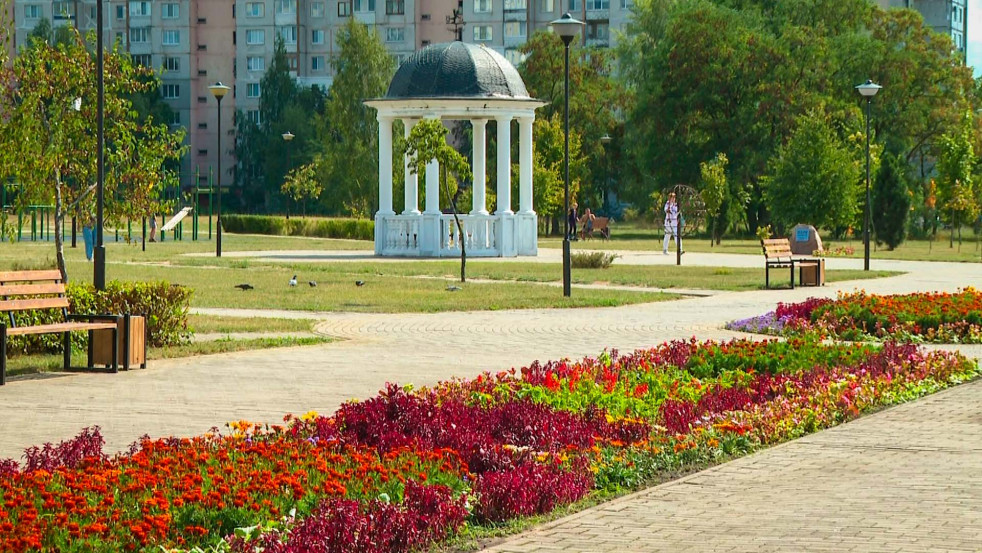 Реализация гражданских инициатив: В Бобруйске обновляют Молодёжный парк