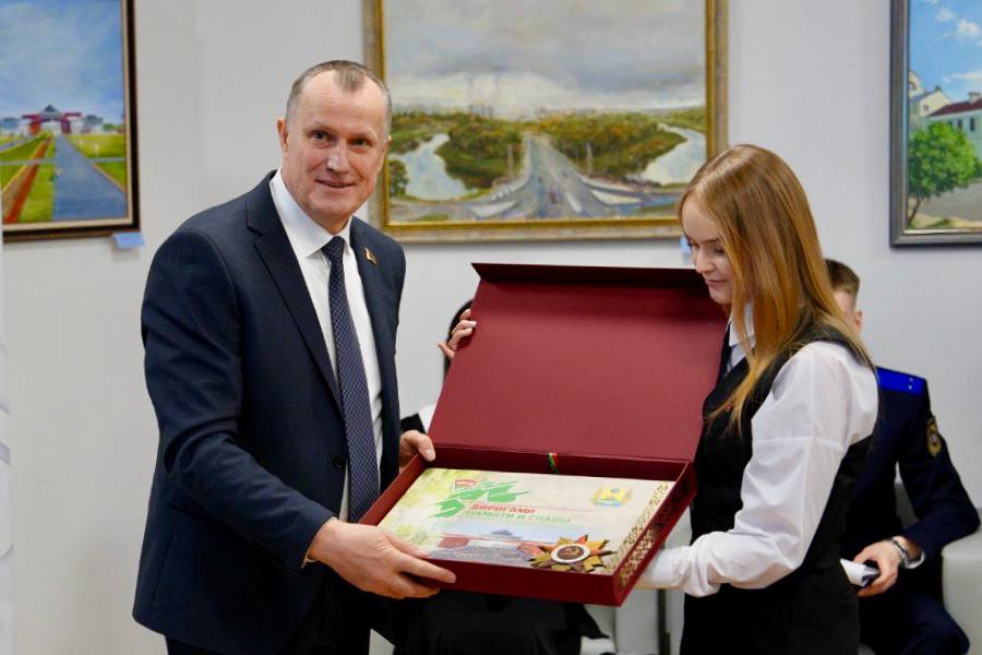 Новые идеи, энергия и потенциал: Анатолий Исаченко встретился с молодыми специалистами Могилёвщины