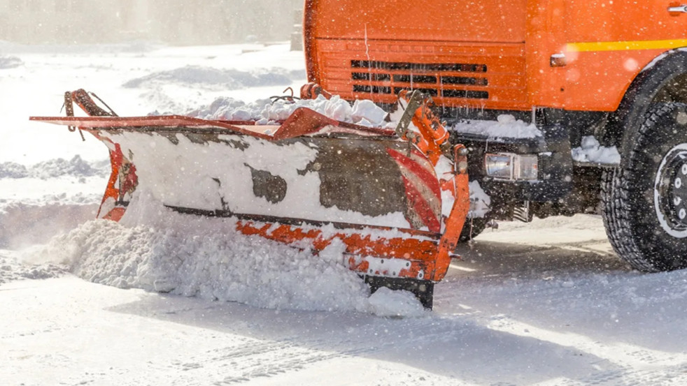 Как в Могилёве убирают снег во дворах и на дорогах