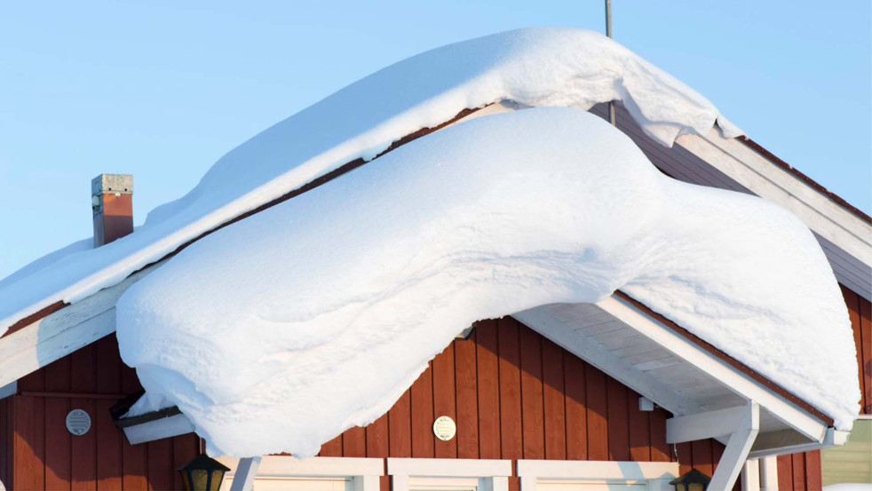 Спасатели помогли учреждениям и организациям Могилёвщины в расчистке территорий и крыш