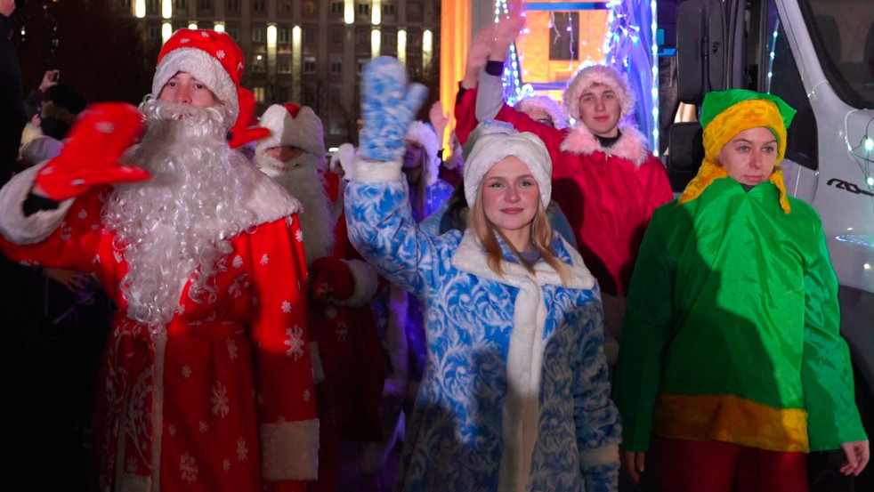 Новогодний вайб в Могилёве / Новогоднее молодёжное шоу «Приднепровье зажигает огни»