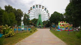 В городском парке Хотимска есть колесо обозрения. Кстати, оно единственное в Могилёвской области!