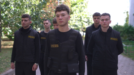 Ещё студенты, а уже на страже закона. Что парни из МООП ищут в тёмных уголках дворов?