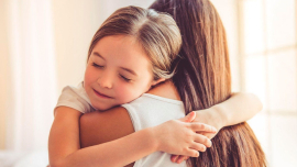 А вы знаете, что ребенка нужно обнимать правильно?