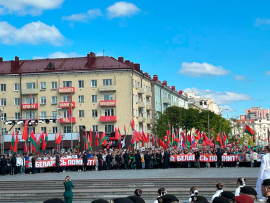 Как замерла площадь в минуте молчания