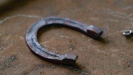 Почему подкова – символ удачи? Разберемся возле молота и наковальни!